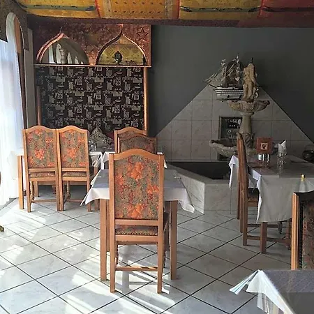 雷莱南酒店 酒店